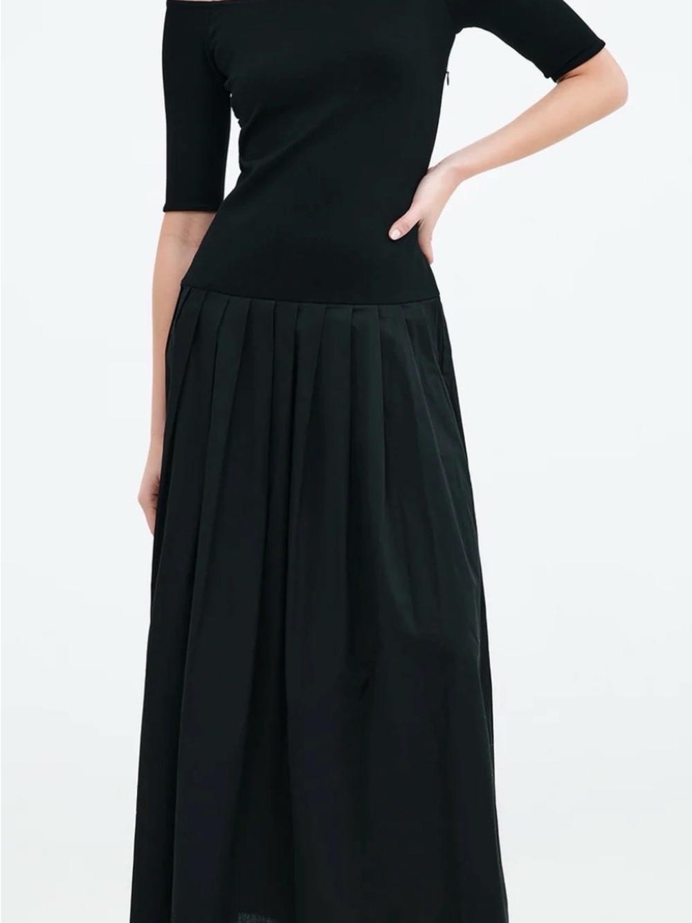 MARELLA Black Scoop-Neck Midi Dress with Pleated Skirt with Pockets